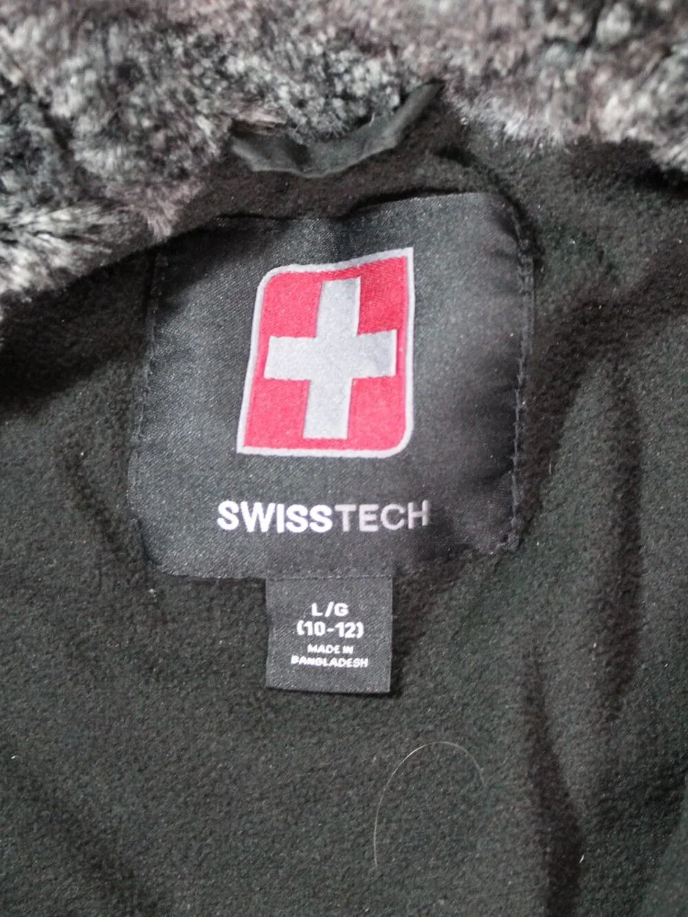 Swiss Tech stay warm